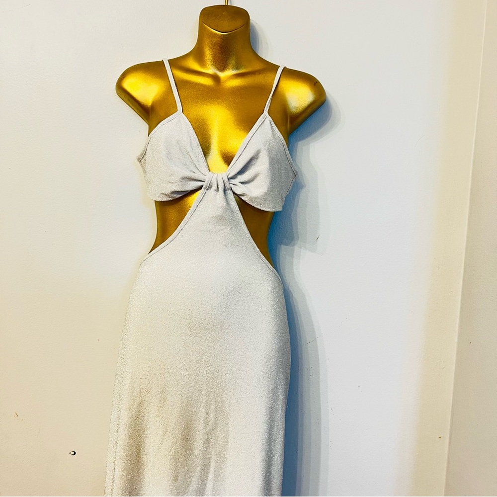 Silver Cut-Out Maxi Dress – Metallic Shimmer – Valentine Night Out – XL euphoria - Picture 4 of 8